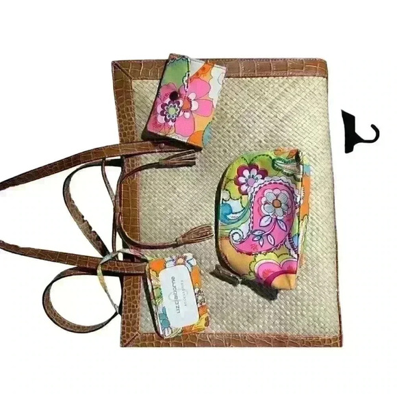 Liz Claiborne Straw Shoulder Bag with Accessories NWOT - Picture 3 of 3